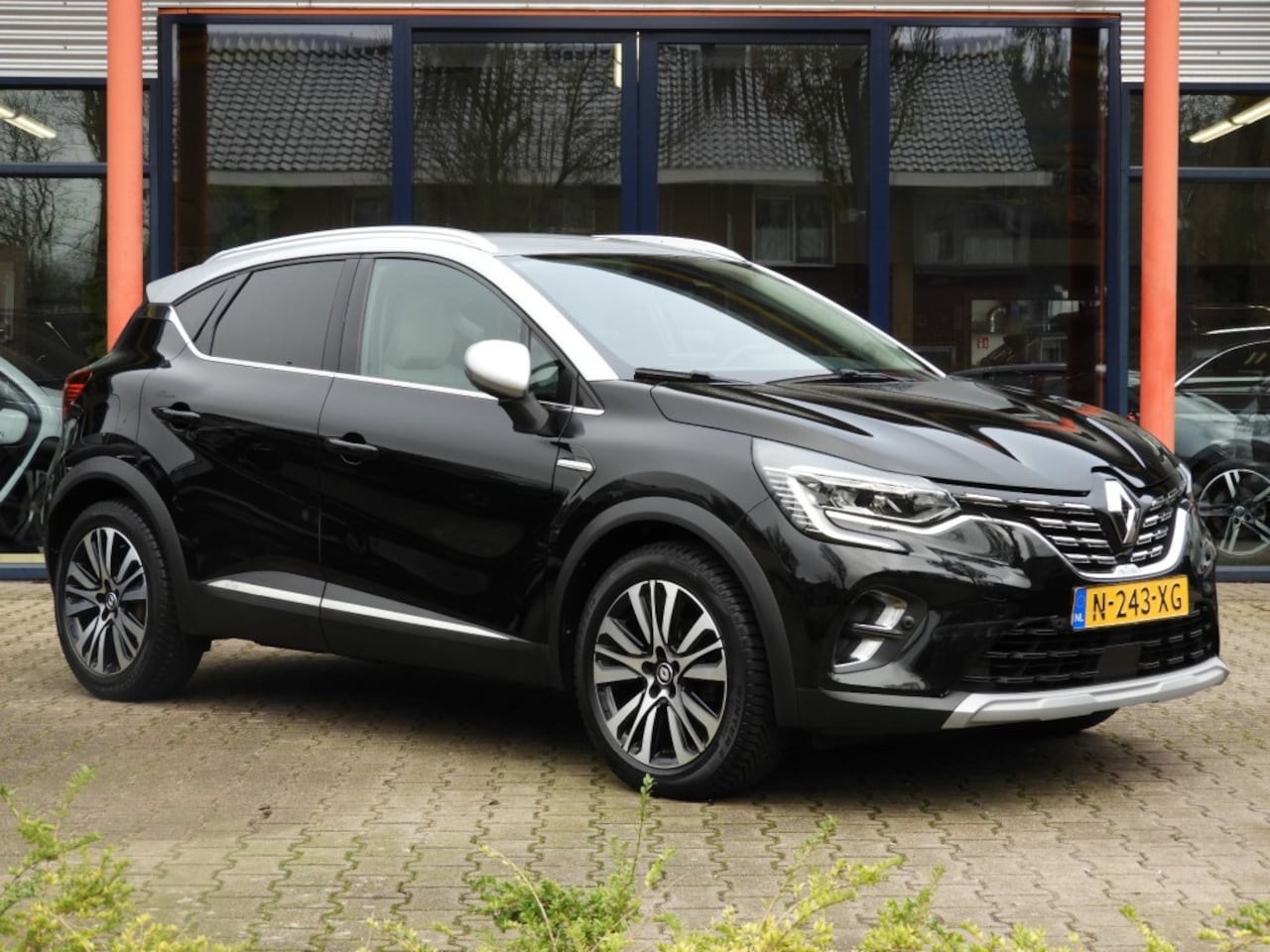 Renault Captur - 1.3 TCE 140PK AUTOMAAT INITIALE PARIS WINTER - AutoWereld.nl