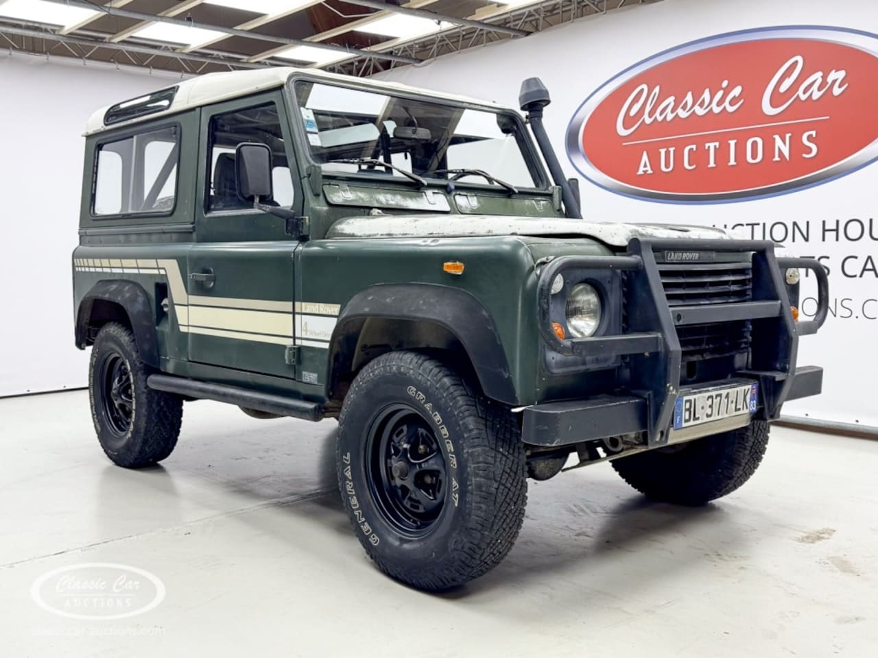 Land Rover Defender - 2.5 D-90  - ONLINE AUCTION - AutoWereld.nl