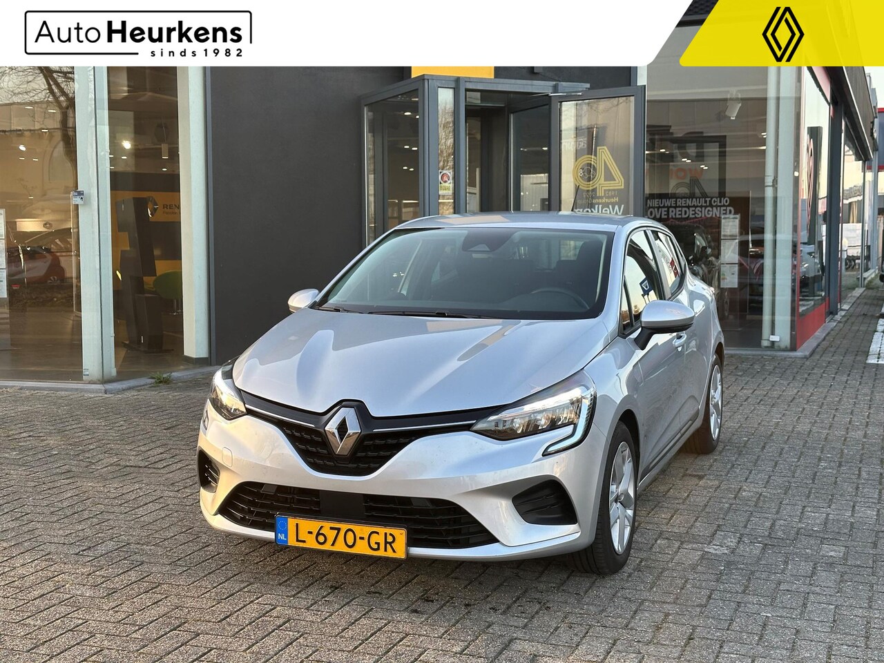 Renault Clio - TCe 100 Zen l Origineel NL l 1e-Eigenaar l Dealeronderhouden - AutoWereld.nl