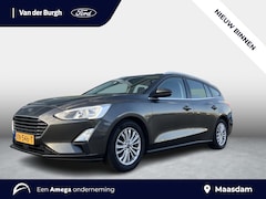 Ford Focus Wagon - Titanium Business 1.0i 125pk ECOboost Trekhaak - WinterPack - All weather banden