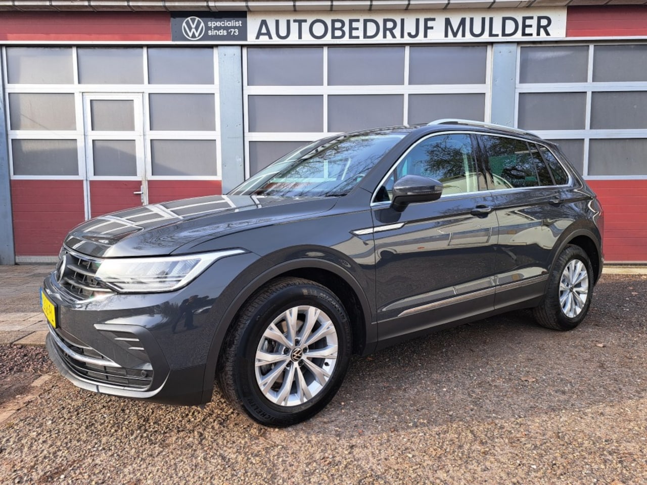 Volkswagen Tiguan - 1.5 TSI 150 Pk Highline Business Dsg-7 Alcantara, Panodak, Apple carplay - AutoWereld.nl