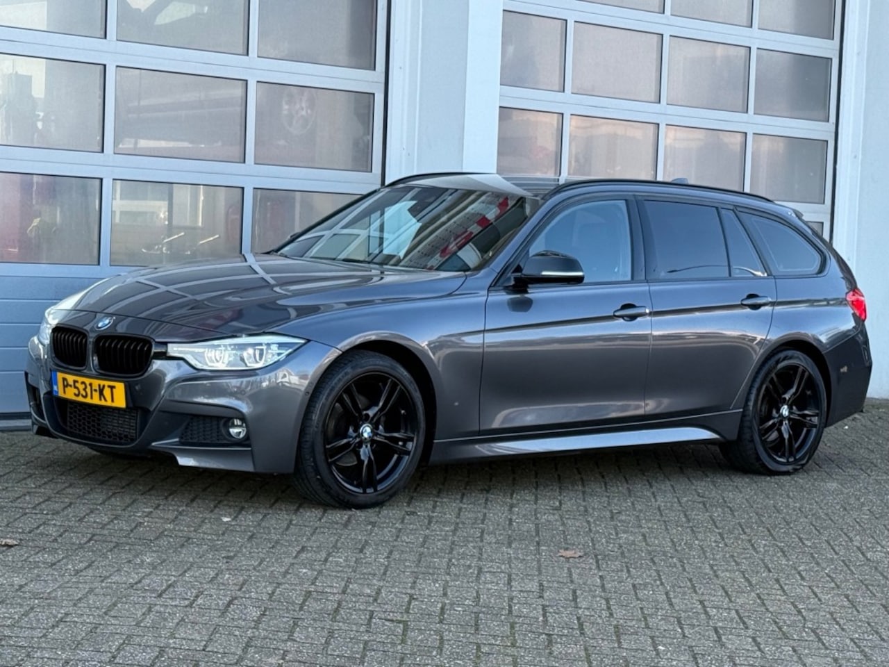 BMW 3-serie - 318D M Sport Edition Navi Leer Camera Trekhaak - AutoWereld.nl