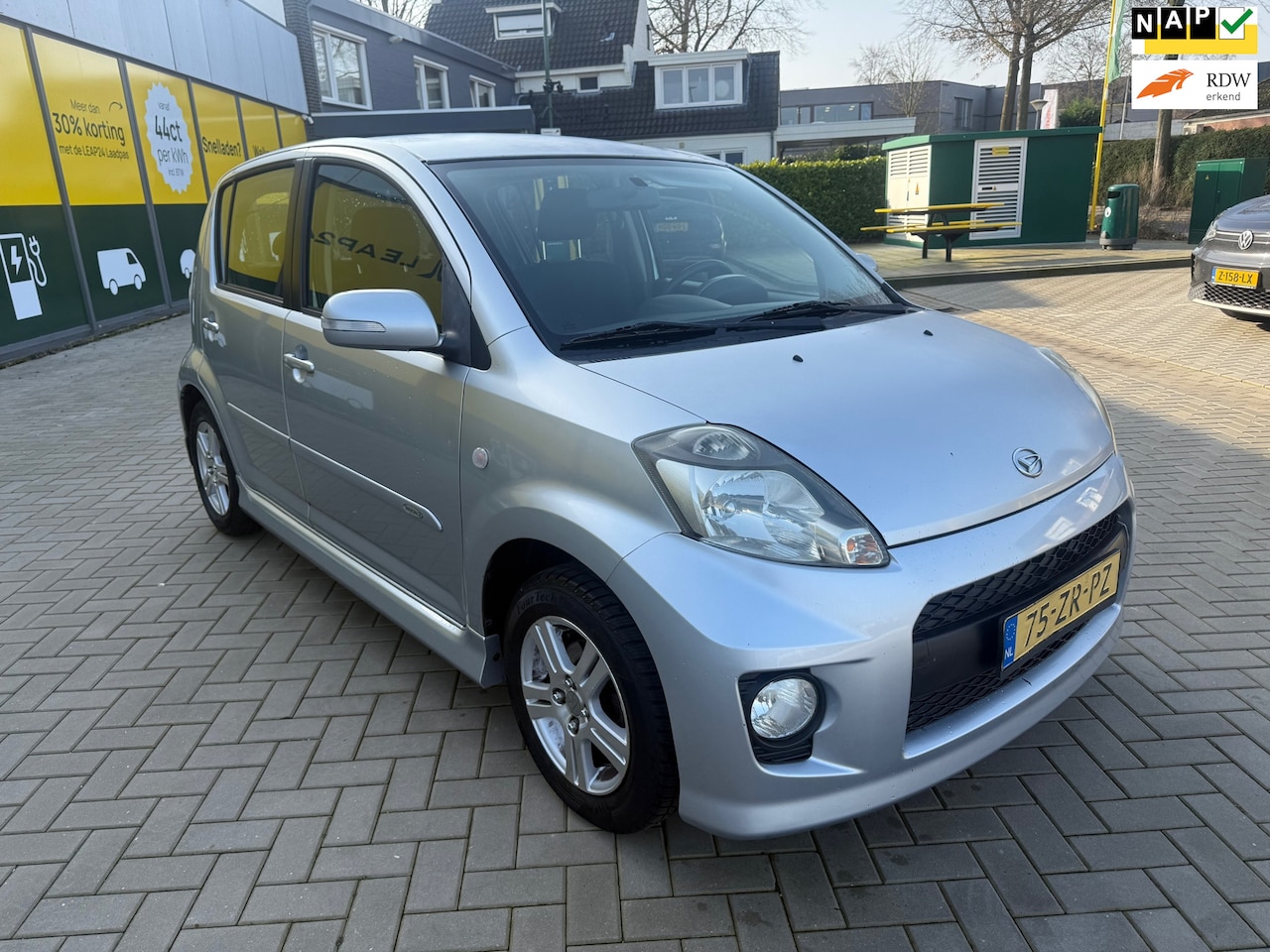 Daihatsu Sirion 2 - 1.3-16V Sport *NWE APK* NETJES** - AutoWereld.nl