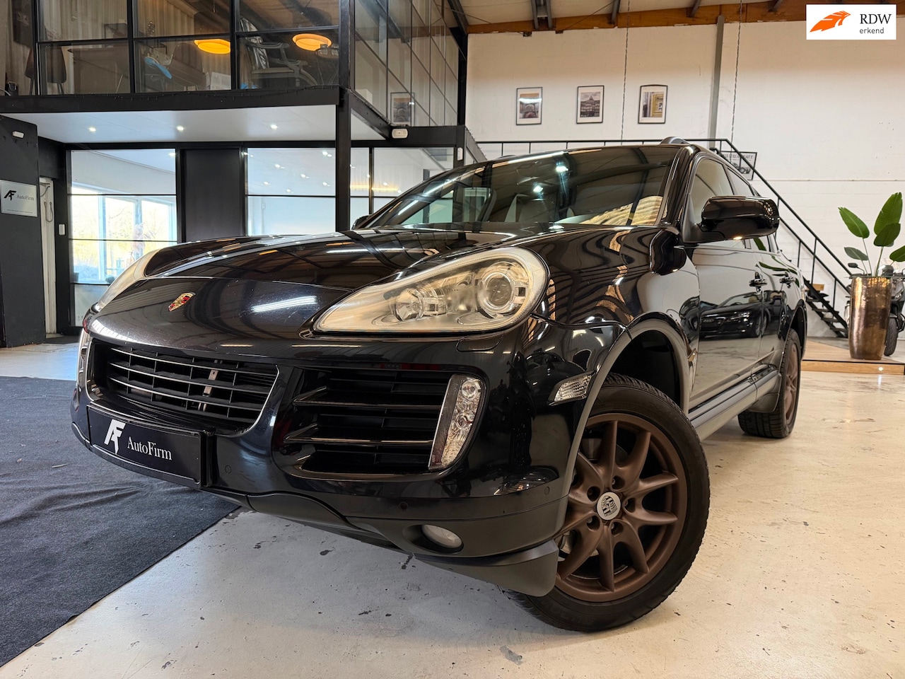 Porsche Cayenne - 4.8 S 385PK Automaat Dealer Onderhouden Panoramadak Achteruitrijcamera Bose Leder Bekledin - AutoWereld.nl