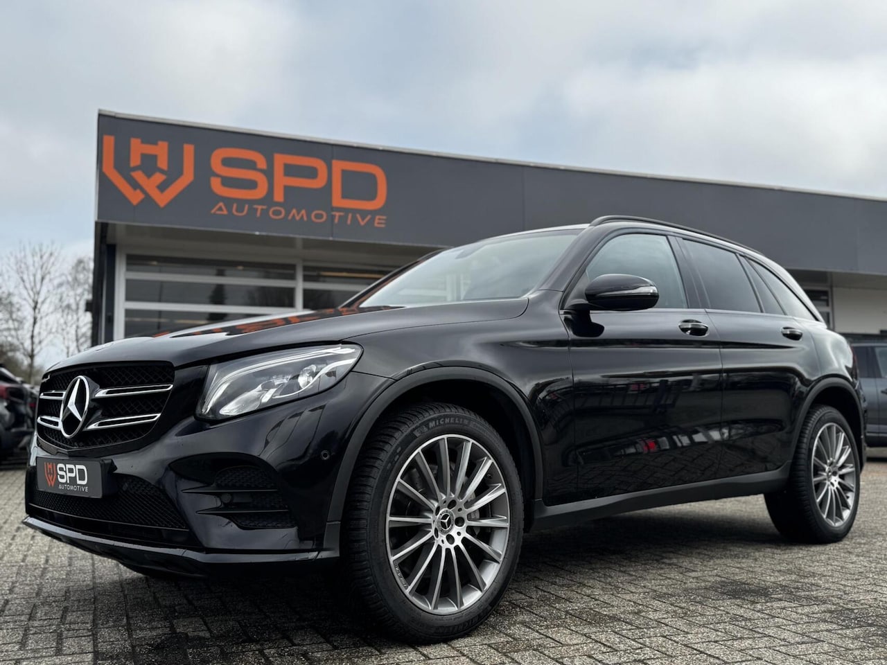Mercedes-Benz GLC-klasse - 350e 4MATIC AMG|Burmester|Pano|Cam|Carpl - AutoWereld.nl