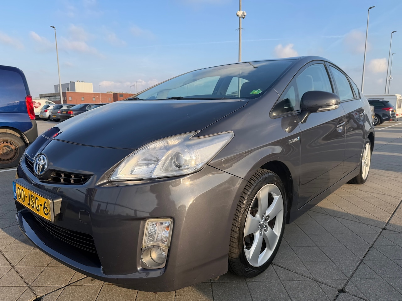 Toyota Prius - 1.8 Aspiration Airco Cruise Nieuwe Banden Nieuwe Apk Nette Staat - AutoWereld.nl