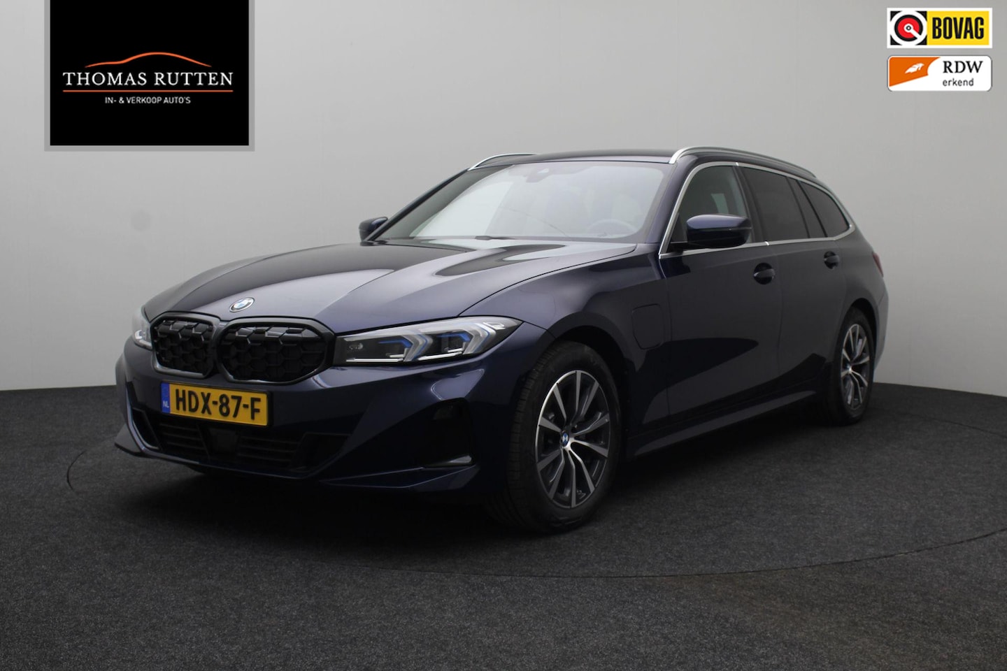 BMW 3-serie Touring - 320e 2023 | Connected Services | Carplay | DAB Radio | Stuurverwarming | Adaptive Cruise C - AutoWereld.nl