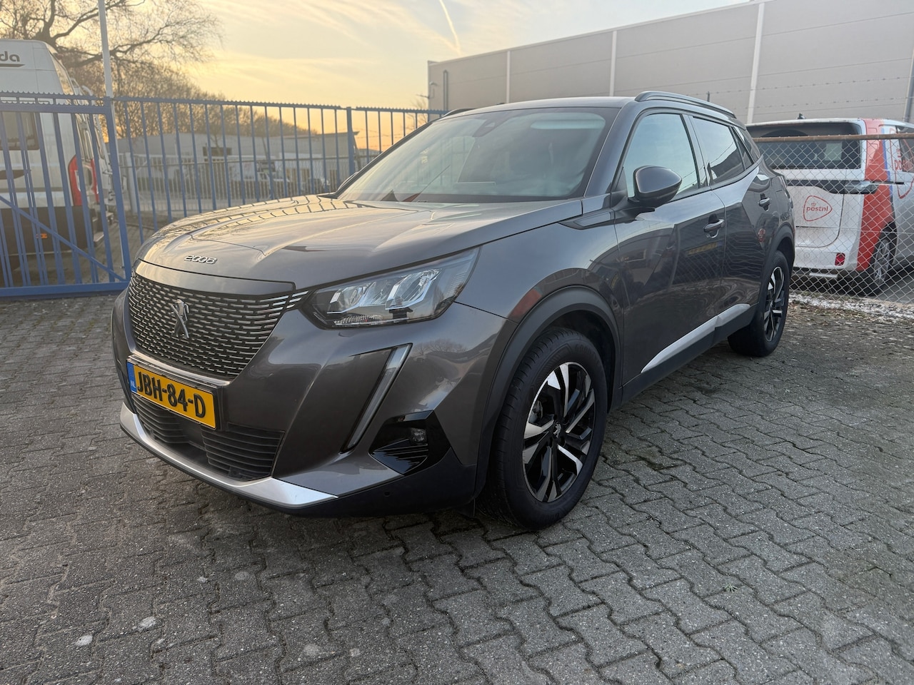 Peugeot 2008 - 1.2 PureTech Allure Pack Automaat Trekhaak (BOVAG/RIJKLAARPRIJS) - AutoWereld.nl