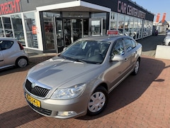 Skoda Octavia - 1.2 TSI Elegance automaat(dsg) airco nette auto