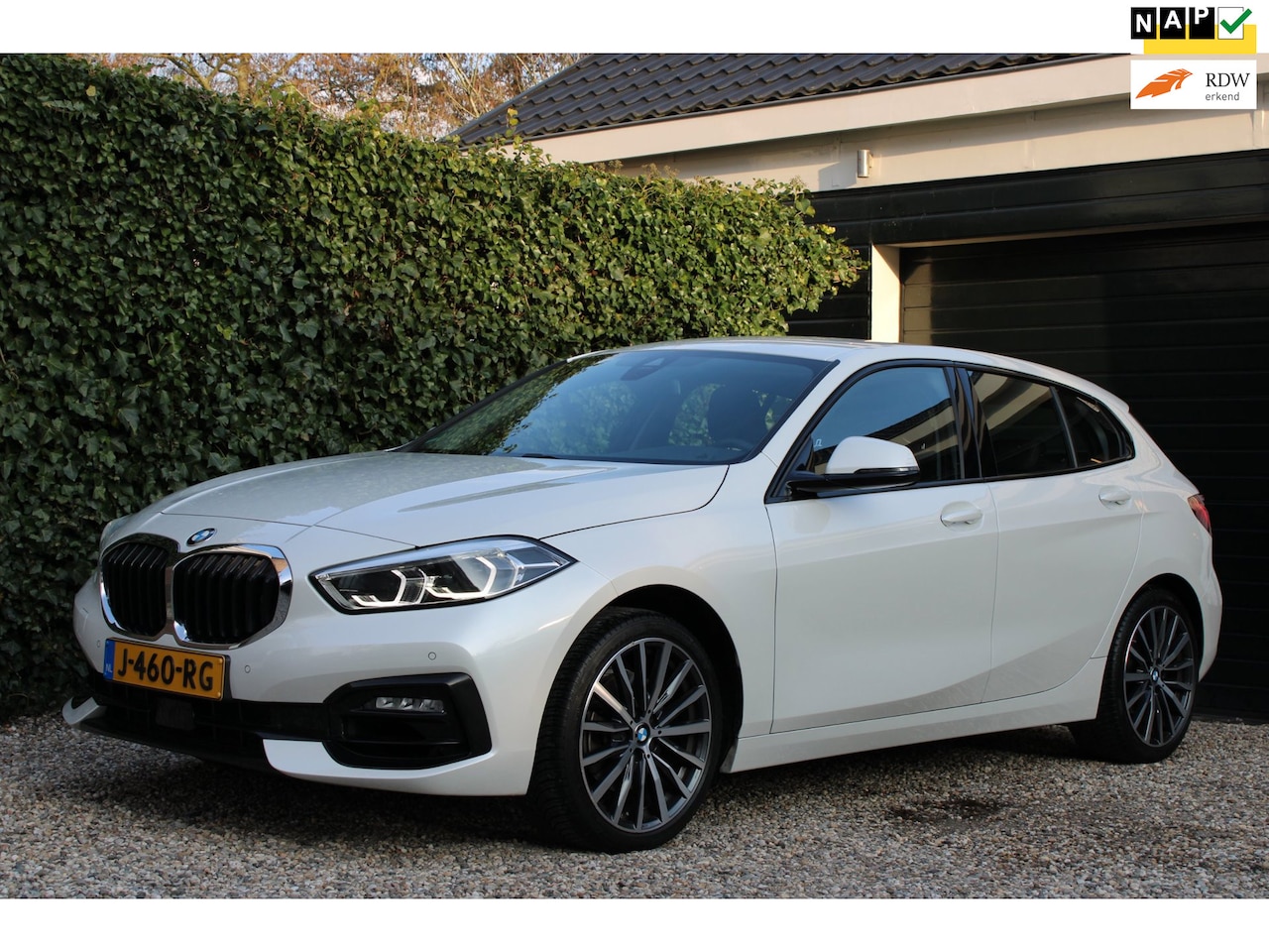 BMW 1-serie - 118i Executive Edition | Automaat | Carplay | N.A.P. | Virtual display - AutoWereld.nl