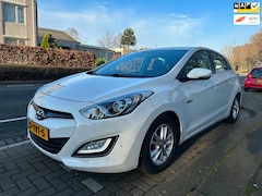 Hyundai i30 - 1.6 GDI i-Vision airco, navi, achteruit camera nap