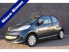 Peugeot 107 - 1.0-12V XR, keurig onderhouden auto met een nieuwe APK