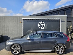 Volvo V60 - 2.4 D6 Twin Engine R-Design *Diesel-Hybride*Navi*Pano