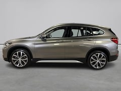 BMW X1 - sDrive20i High Executive Panorama dak, Leer, NAP