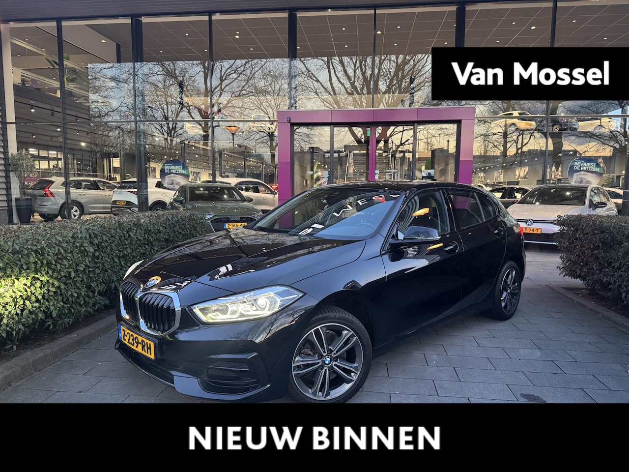 BMW 1-serie - 118i | WORDT VERWACHT | APPLE CARPLAY | ANDROID AUTO | PARKEERSENSOREN | DAB RADIO | HALF - AutoWereld.nl