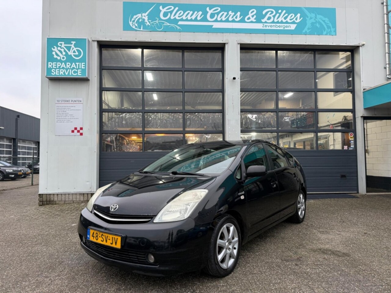 Toyota Prius - 1.5 VVT-i Bns Ed. - AutoWereld.nl