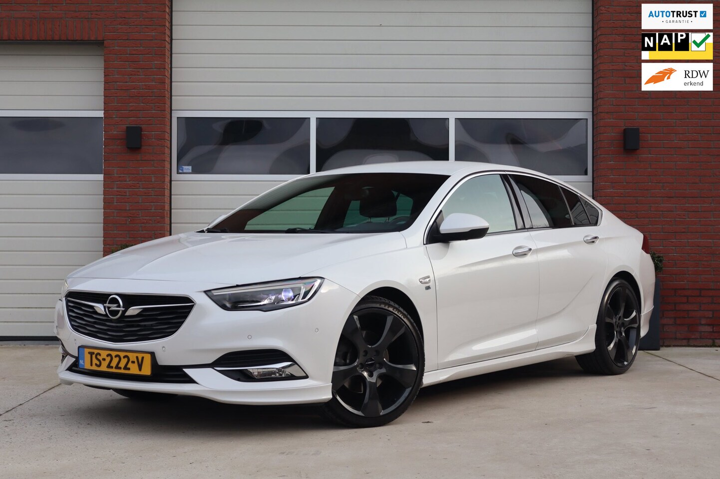 Opel Insignia Grand Sport - 1.6 Turbo 200pk Innovation OPC Sport - 20 inch Irmscher - Head up - Stoelventilatie - NL A - AutoWereld.nl