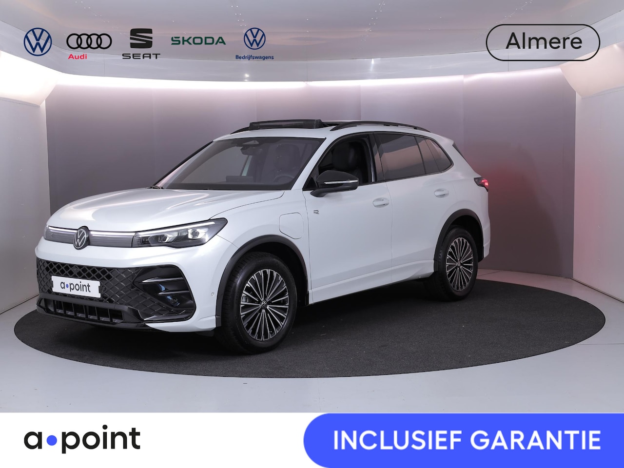 Volkswagen Tiguan - 1.5 eHybrid R-Line Edition 272 pk Automaat (DSG) | Navigatie | Panoramadak | Parkeersensor - AutoWereld.nl