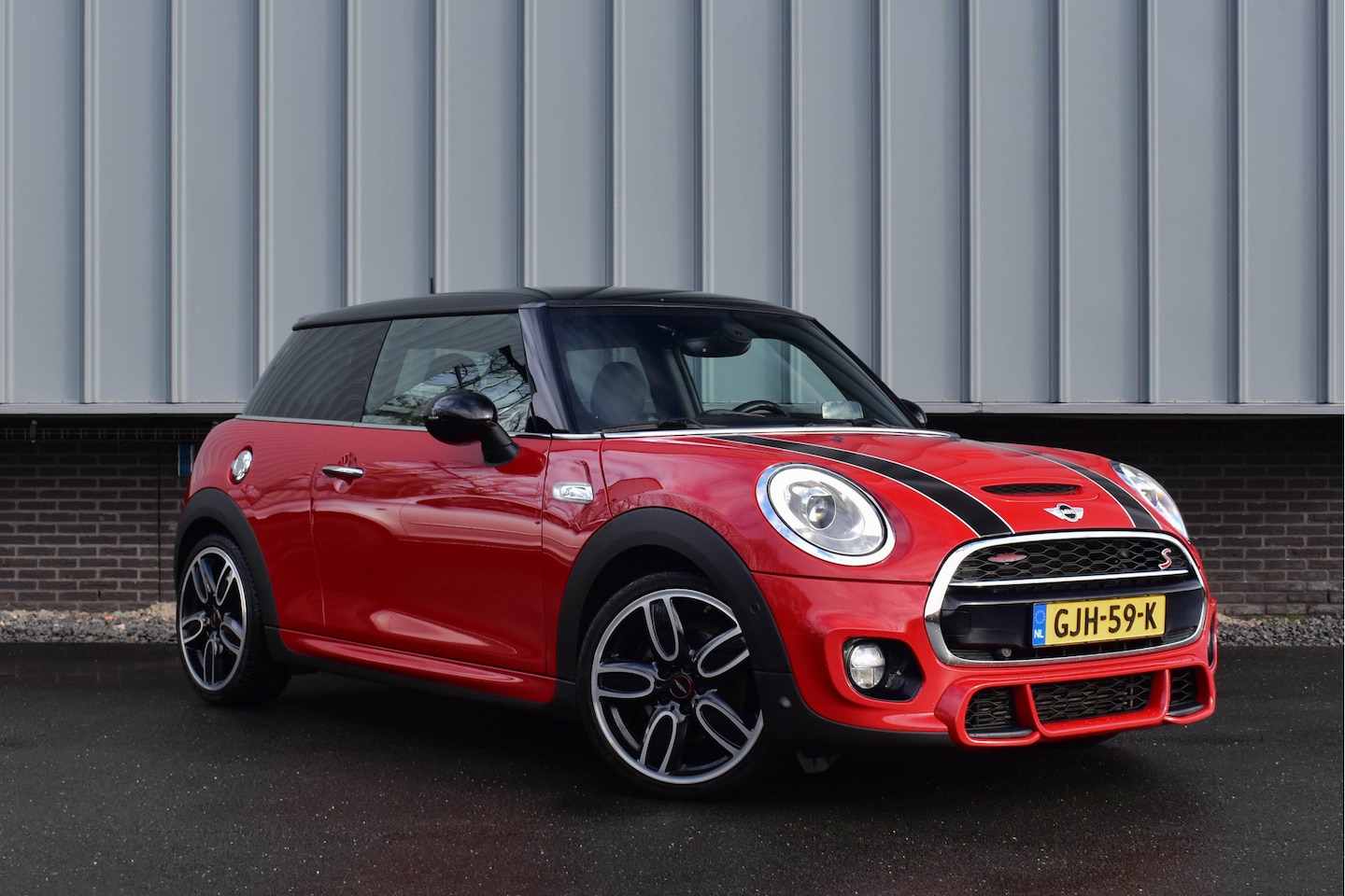 MINI Cooper S - Mini 2.0 Chili Serious Business | Navi Prof | Camera | Leder | Stoelverwarming - AutoWereld.nl