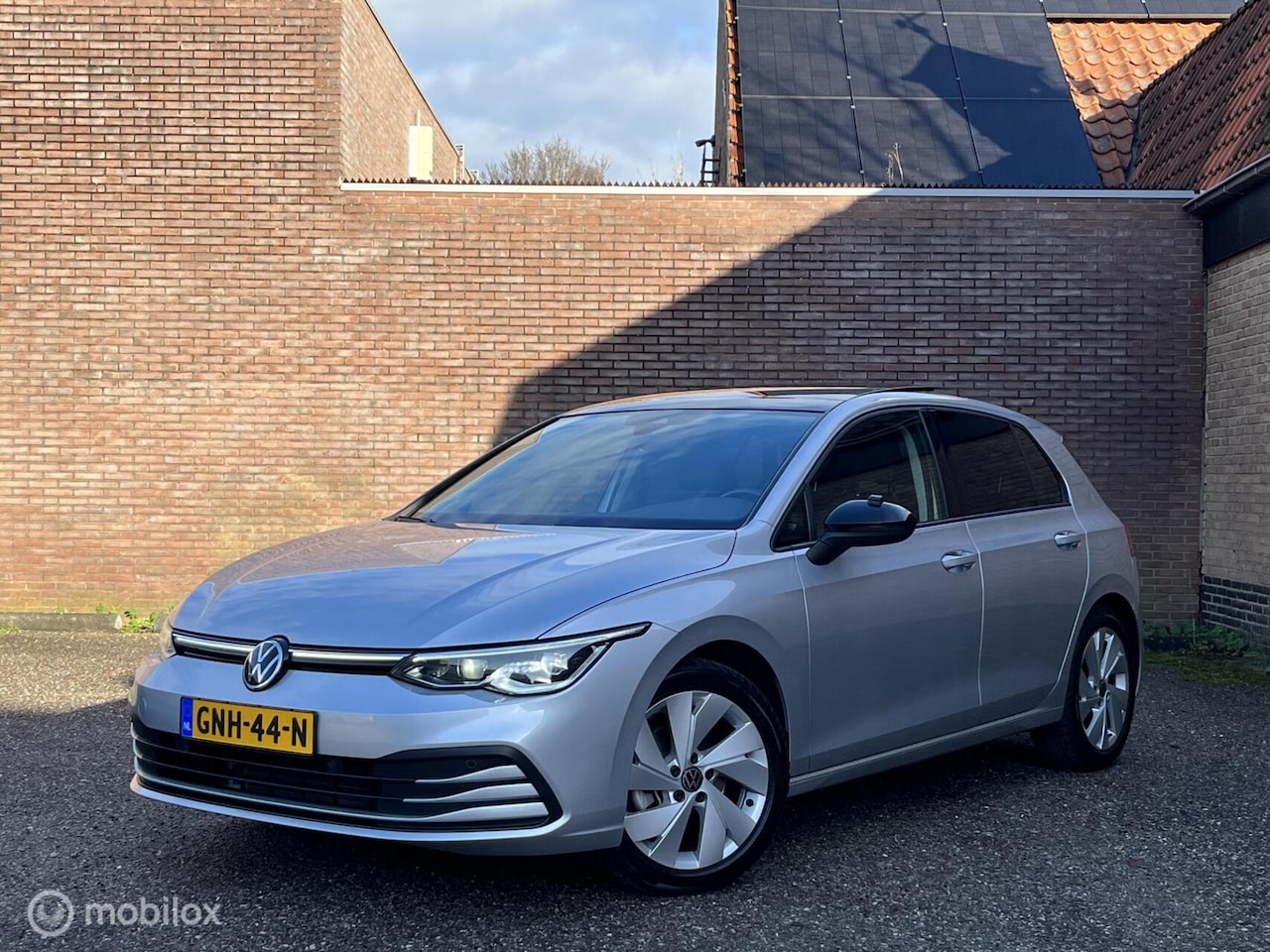 Volkswagen Golf - 1.5 TSI Style| PANO| LED| Stuur&Stoel Verw. - AutoWereld.nl