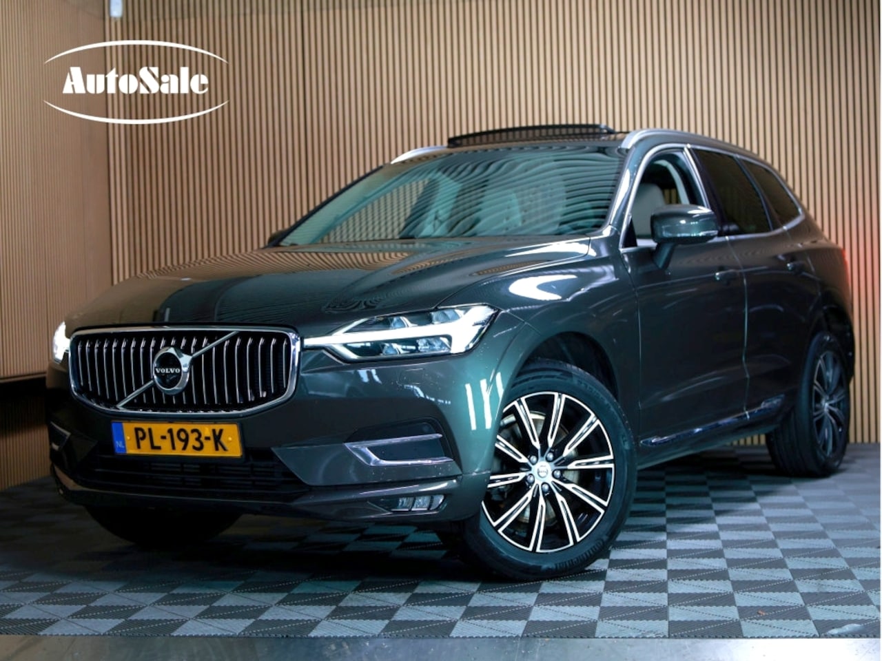 Volvo XC60 - 2.0 T5 AWD Inscription CAMERA NAVI PANO LUCHTVERING MEMORY "17 - AutoWereld.nl