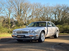 Jaguar XJ - 3.2 V8 Executive | Platinum Silver | Youngtimer