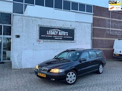 Volvo V70 - 2.4 Comfort Line - Cruise Control - Airco - RIJDT & SCHAKELT GOED