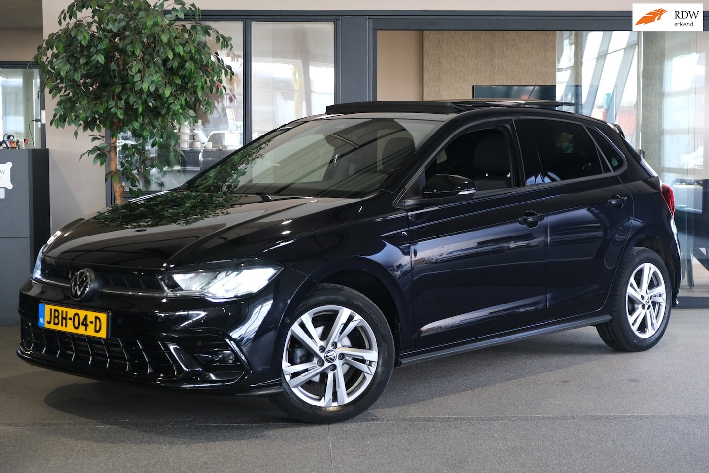 Volkswagen Polo - 1.0 TSI 2x R-Line DSG Pano Led Cam Navi ACC - AutoWereld.nl