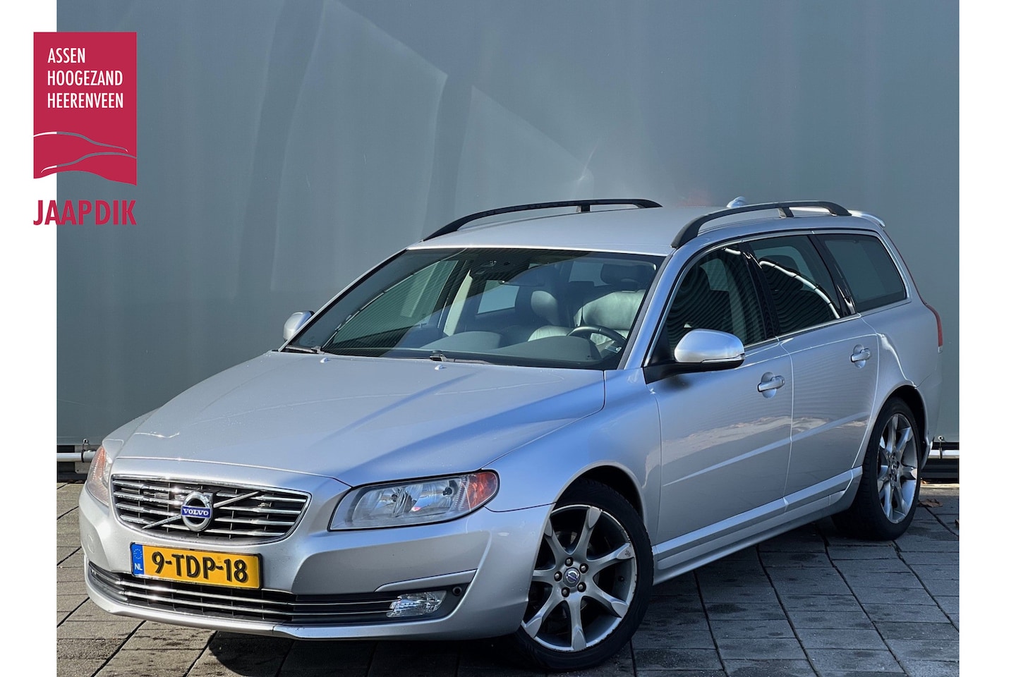 Volvo V70 - BWJ 2014 | 1.6 D2 115PK Nordic+ AUTOMAAT | TREKHAAK | LEER | STOELVERW | NAVIGATIE | CAMER - AutoWereld.nl