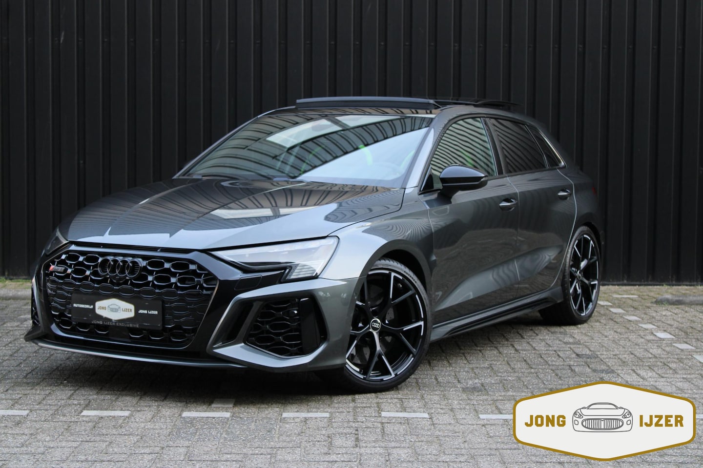 Audi RS3 - Sportback 2.5 TFSI quattro PANO CERAMIC B&O HuD - AutoWereld.nl