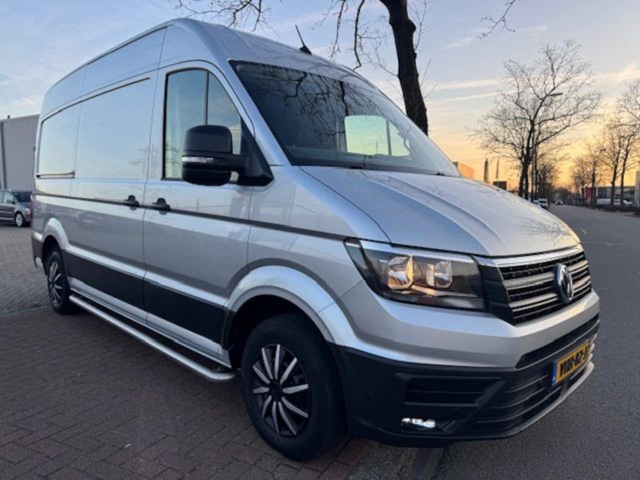 Volkswagen Crafter - 35 2.0 TDI 140pk Lang Hoog Highline Airco,Cruisecontrol,Navigatie,Camera - AutoWereld.nl