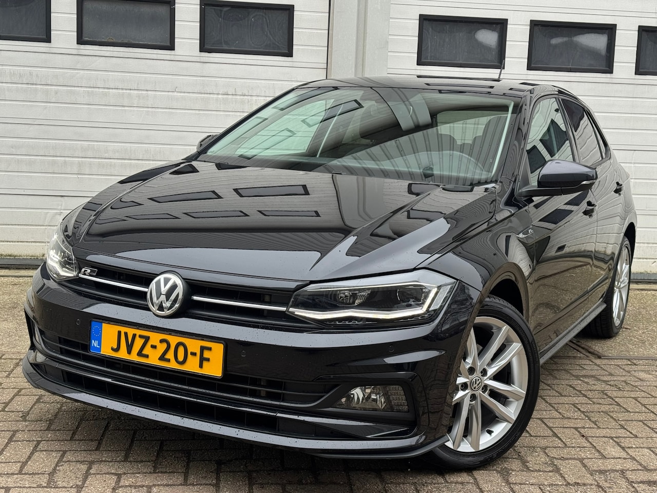 Volkswagen Polo - 1.0 TSI R LINE acc/xenon/led/front assist/carplay/navi/parkeersensoren/sfeerverlichting - AutoWereld.nl