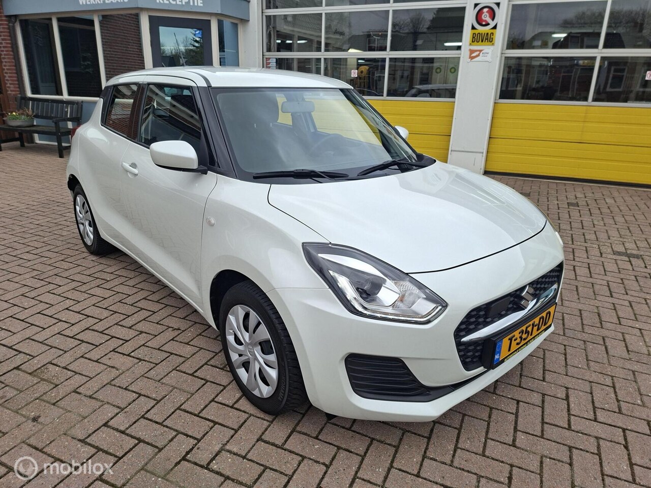 Suzuki Swift - 1.2 Comfort Smart Hybrid 1.2 Comfort Smart Hybrid - AutoWereld.nl