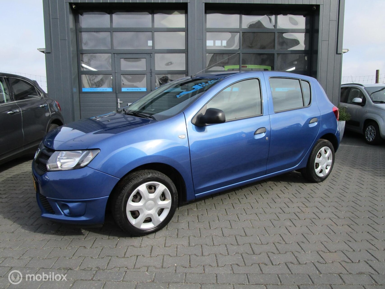 Dacia Sandero - 0.9 TCe Lauréate 5drs 88dkm! Org Ned Zuinig! - AutoWereld.nl