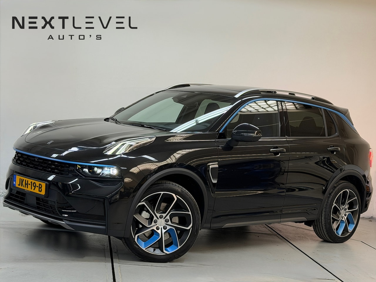 Lynk & Co 01 - 1.5 PHEV 262Pk Plug In Hybrid 360 Camera Zwarte Hemel - AutoWereld.nl