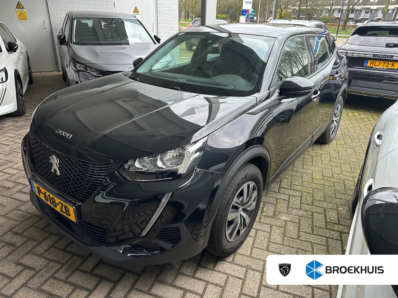 Peugeot 2008 - 1.2 PureTech Active | Achterbank in delen neerklapbaar | Airco | Apple Carplay/Android Aut - AutoWereld.nl