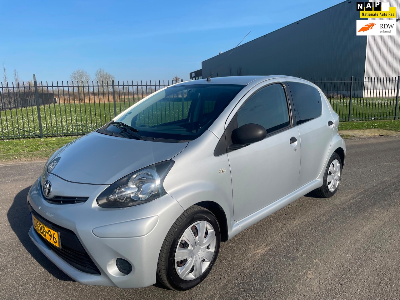 Toyota Aygo - 1.0 VVT-i Now|Airco|Bj 2013|5 drs||NAP|Privacy glas| - AutoWereld.nl