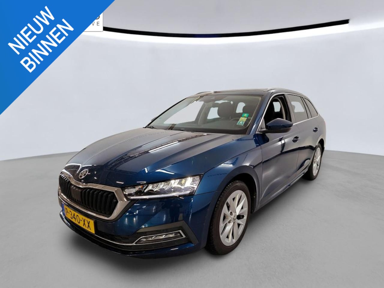 Skoda Octavia Combi - 1.0 TSI Business Edition Plus NL-AUTO | PANODAK | NAVI - AutoWereld.nl