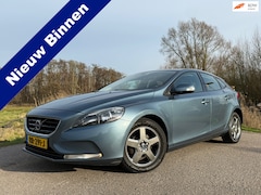 Volvo V40 - 1.6 D2 Momentum Navi Clima 16" Velgen Trekhaak 6 Versnellingen PDC Cruise Goed Onderhouden