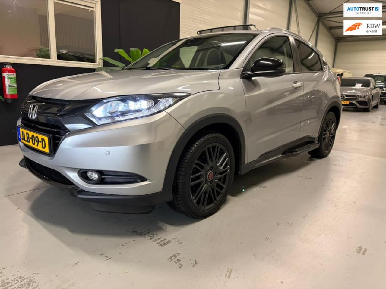 Honda HR-V - 1.5 i-VTEC Executive Black Edition - AutoWereld.nl