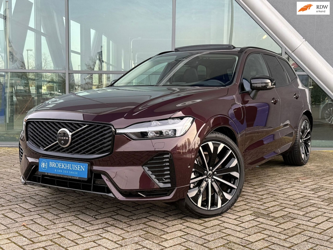 Volvo XC60 - 2.0 T6 Plug-in hybrid AWD Ultra Dark MY26 Luchtvering / Trekhaak / B&O Audio / 21inc - AutoWereld.nl