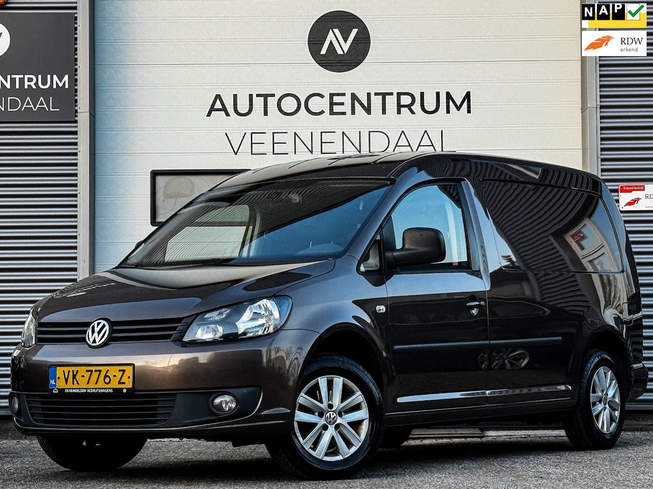 Volkswagen Caddy Maxi - 1.6 TDI DSG 102 PK TREKHAAK/1E EIG/CRUISE/NAVI - AutoWereld.nl