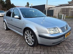 Volkswagen Bora - 2.0 SPORTLINE