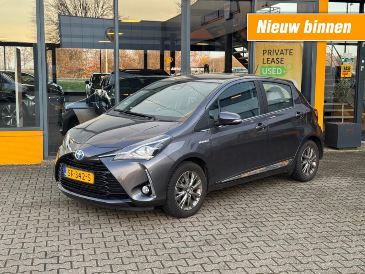 Toyota Yaris - 1.5 Hybrid Executive - Navi  - camera - clima - AutoWereld.nl