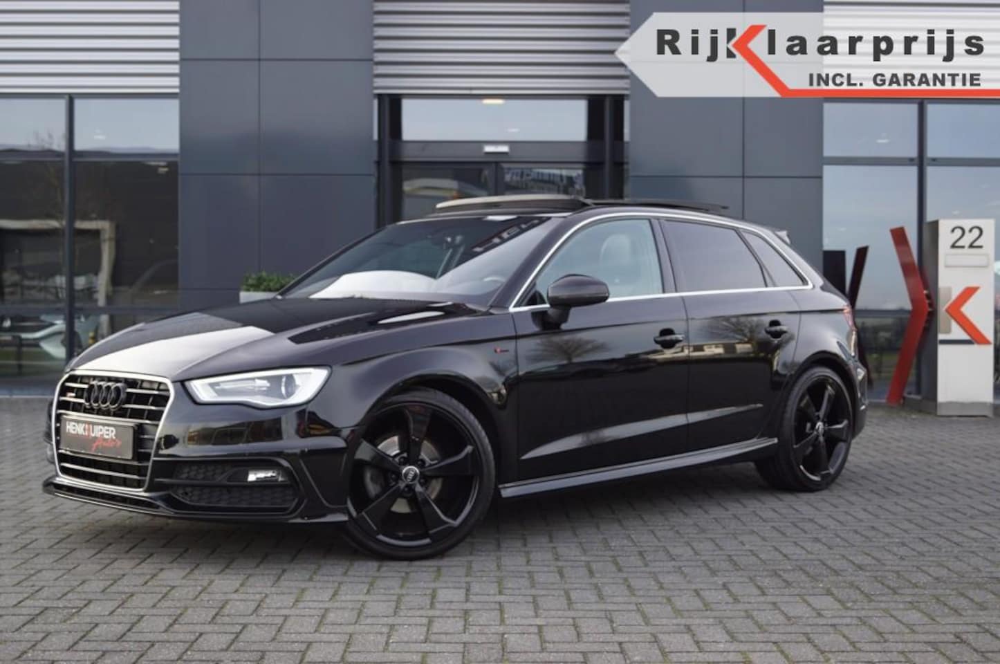 Audi A3 - 1.6 TDI S-Line / Panodak / Navi / BenO / Trekhaak afnb./ 19 LM / Xenon - AutoWereld.nl