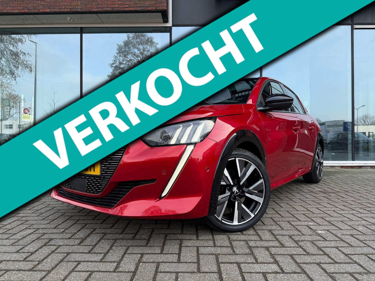 Peugeot 208 - 1.2 Turbo GT-Line - Automaat - Panodak - Navi - Winterpakket - Org.NL - AutoWereld.nl