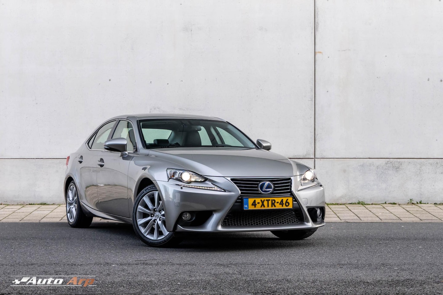 Lexus IS - 300h Business Line Pro 300h Business Line Pro - AutoWereld.nl
