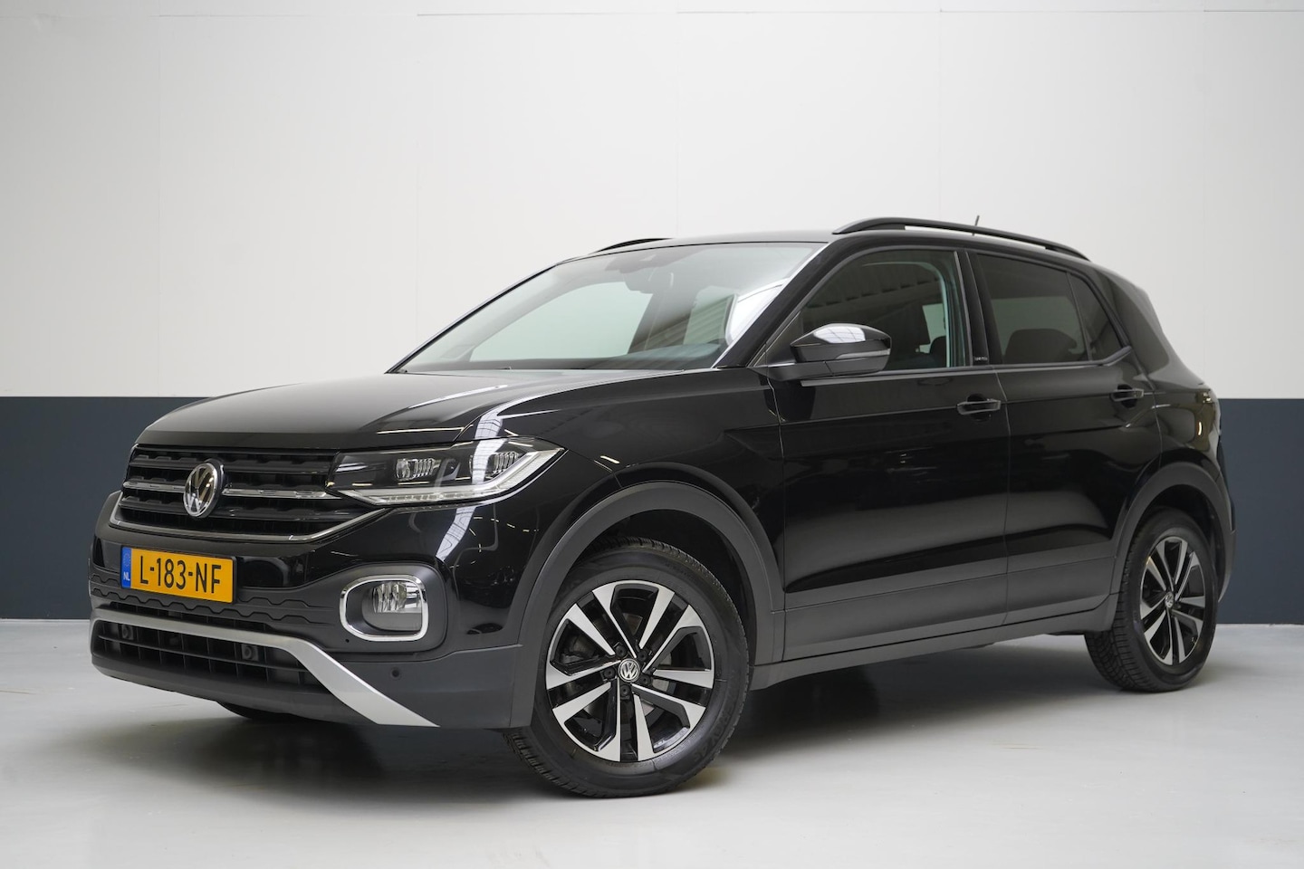 Volkswagen T-Cross - 1.0 TSi 115pk United | Navigatie | Trekhaak | All-seasonbanden | Blind-Spot | Adaptive cru - AutoWereld.nl
