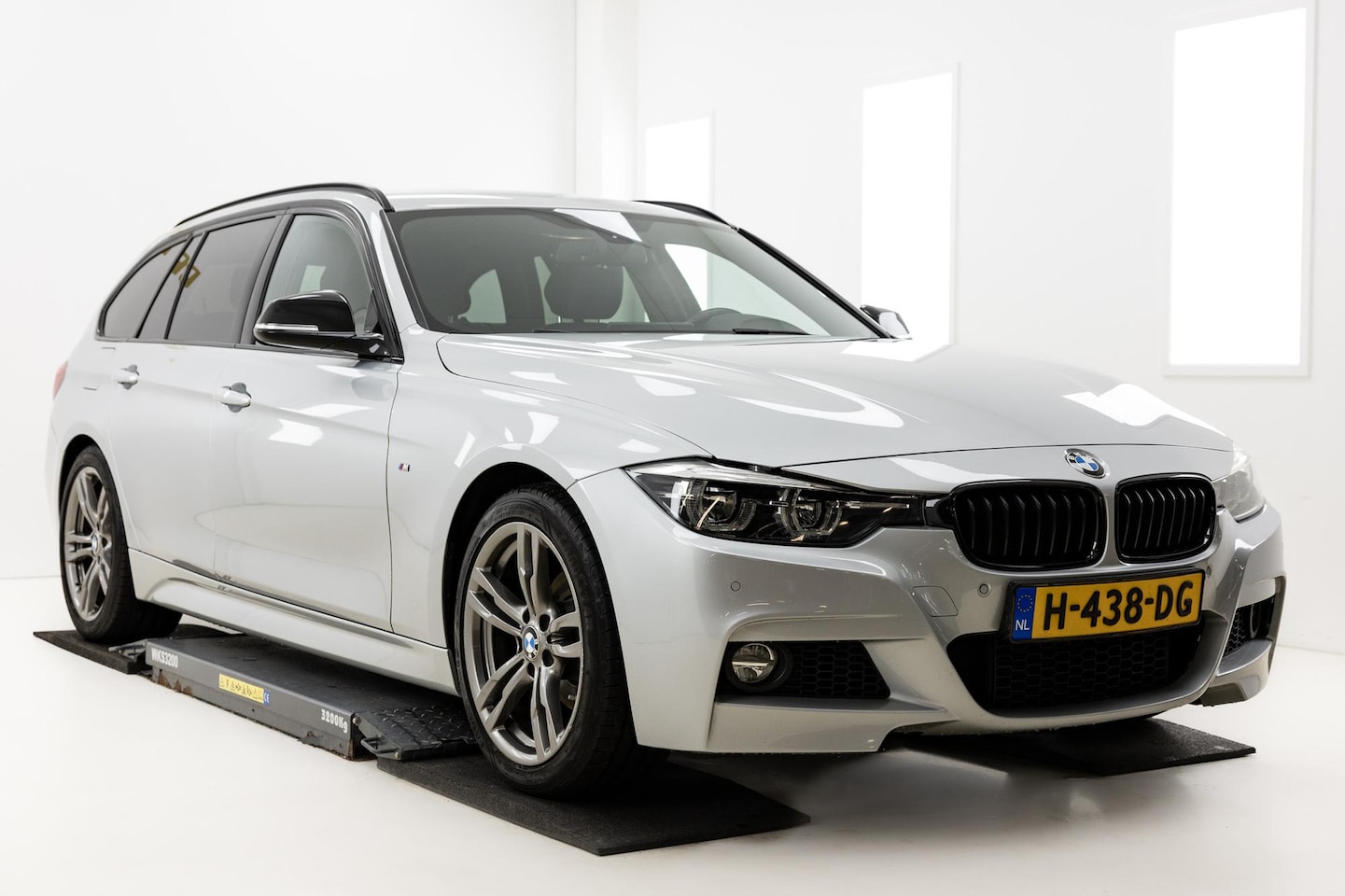 BMW 3-serie Touring - 318i M Sport 318i M Sport, HK Sound, Trekhaak, PDC, Digitale Dash! - AutoWereld.nl