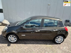 Renault Clio - 1.6-16V Initiale